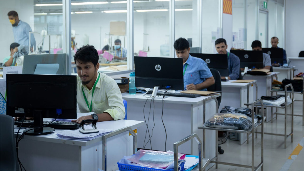 গার্মেন্টসে চাকরি, আজই আবেদন করুন