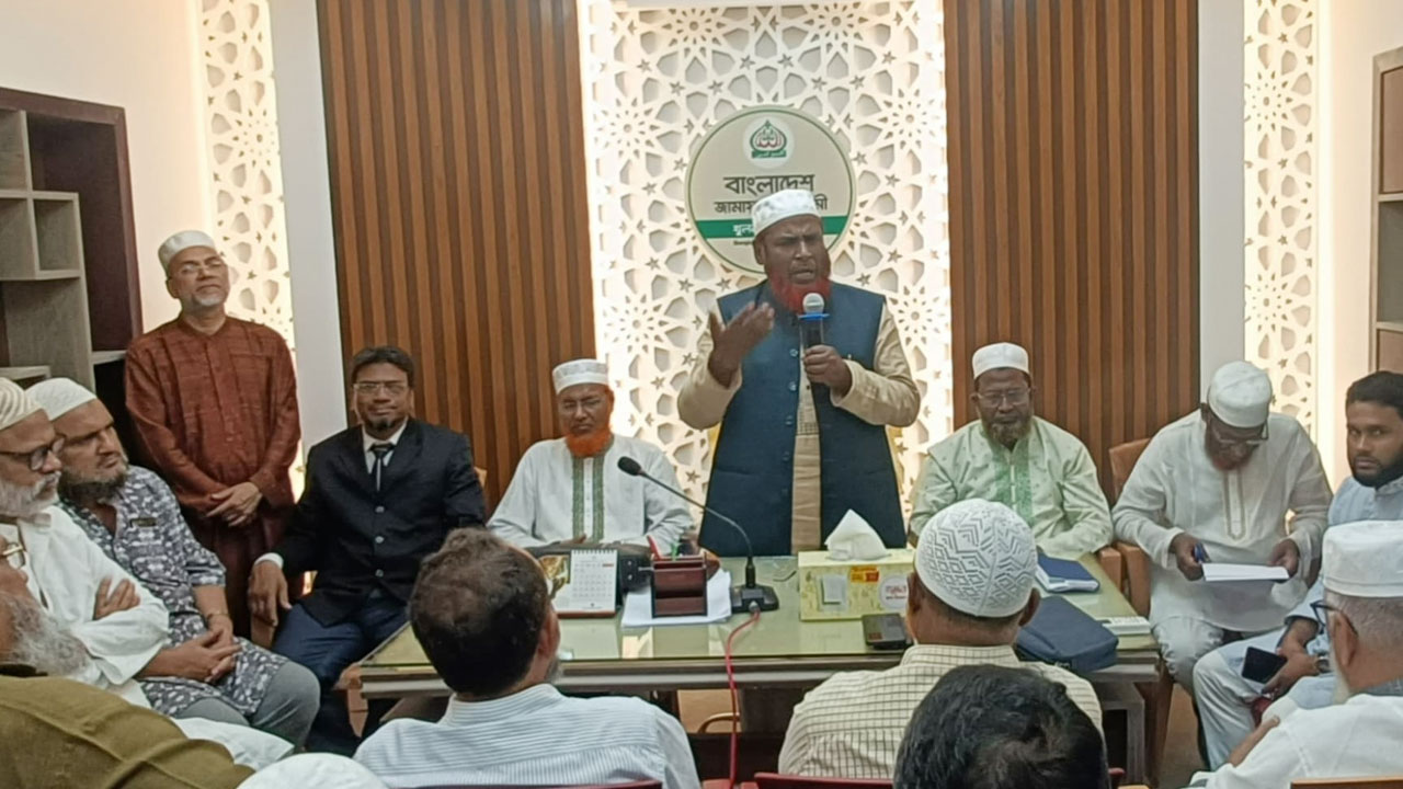 বিতাড়িত শক্তির ব্যাপারে পাহারাদারের ভূমিকায় থাকতে হবে