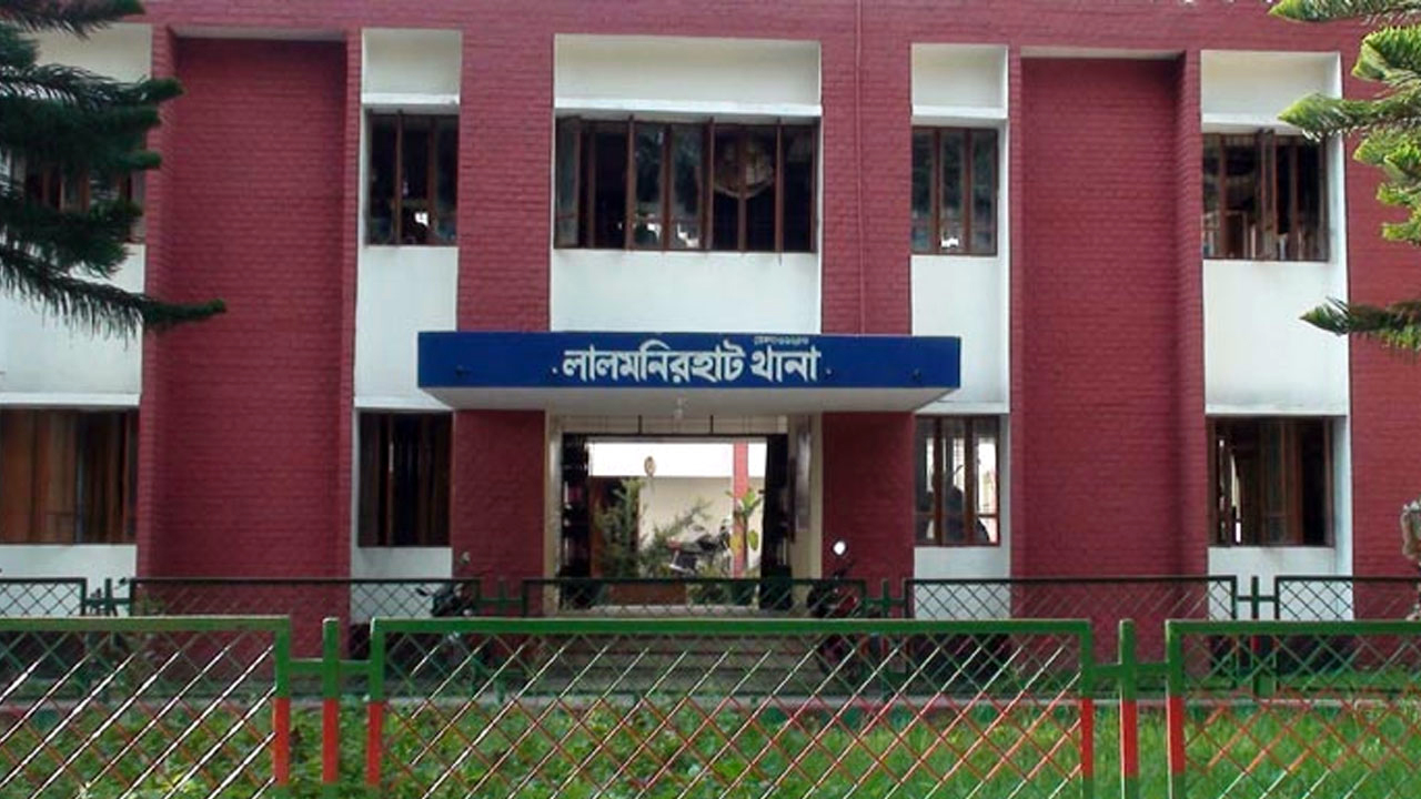 লালমনিরহাটে বিদেশি পিস্তল ও গুলিসহ গ্রেপ্তার ১