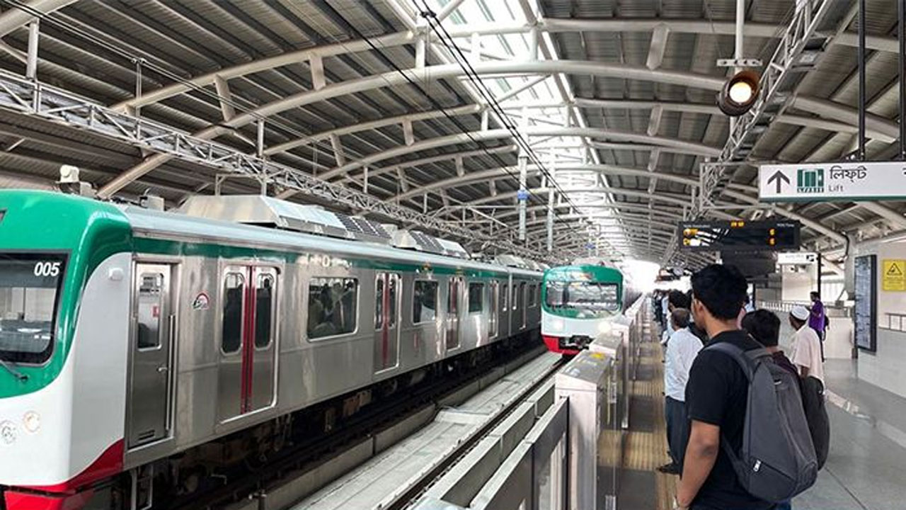 ১০ মিনিটের জন্য বন্ধ ছিল মেট্রোরেল, শিডিউলে জটিলতা