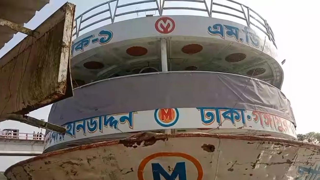 লঞ্চের পাখা পরিষ্কার করতে নেমে ইঞ্জিন মেকানিক নিখোঁজ