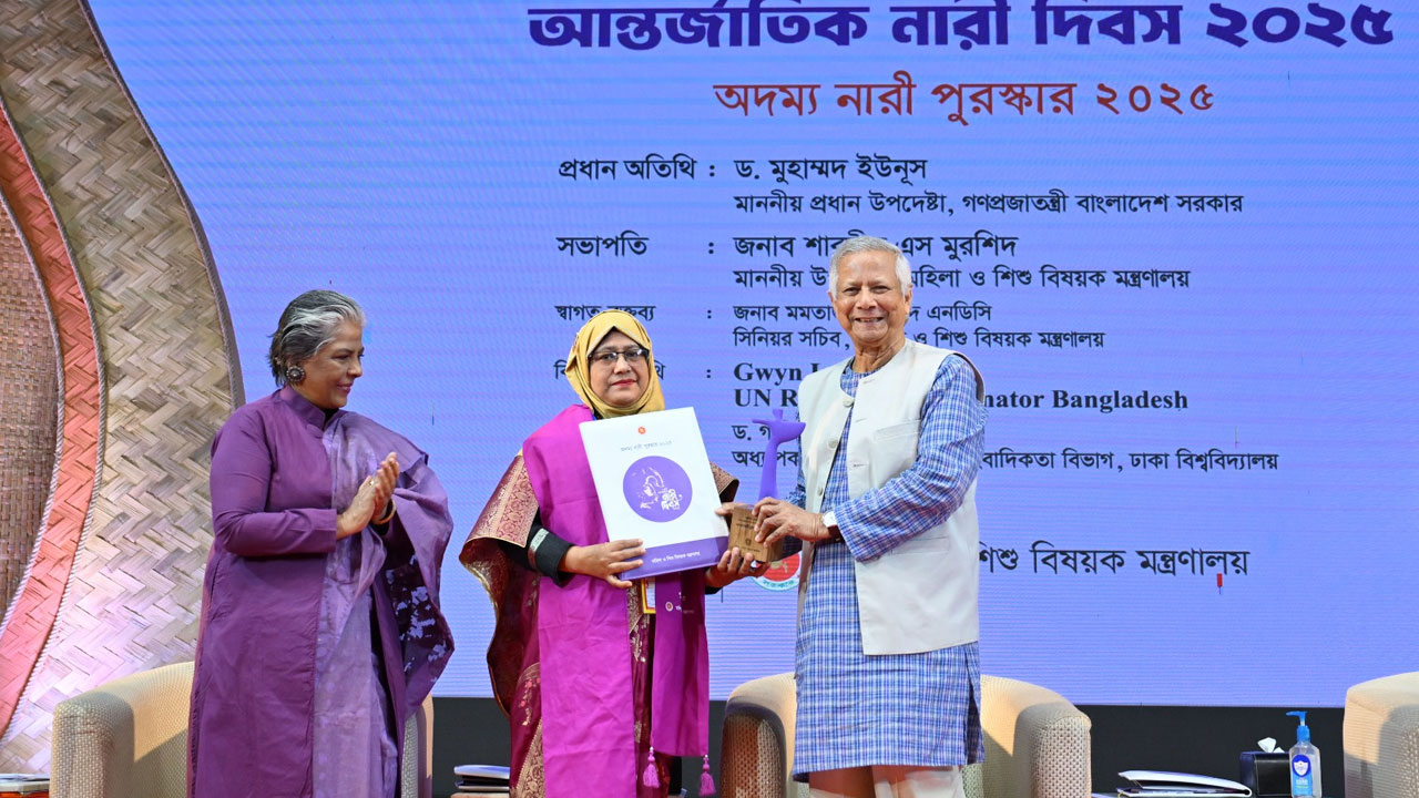 অভ্যুত্থানে সম্মুখসারিতে থাকলেও অনেক ক্ষেত্রেই নারীরা পিছিয়ে