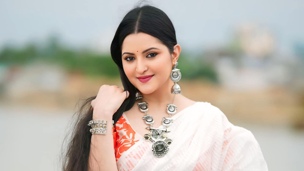 নিজেকে বড্ড একা লাগে, এতিম লাগে : পরীমণি 