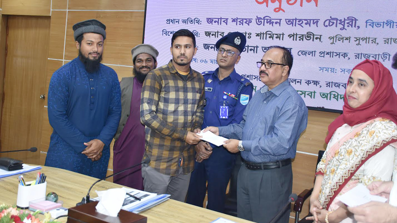 ‘ছাত্র-জনতার অভ্যুত্থানে শহীদদের রক্তের ঋণ শোধ করতে হবে’
