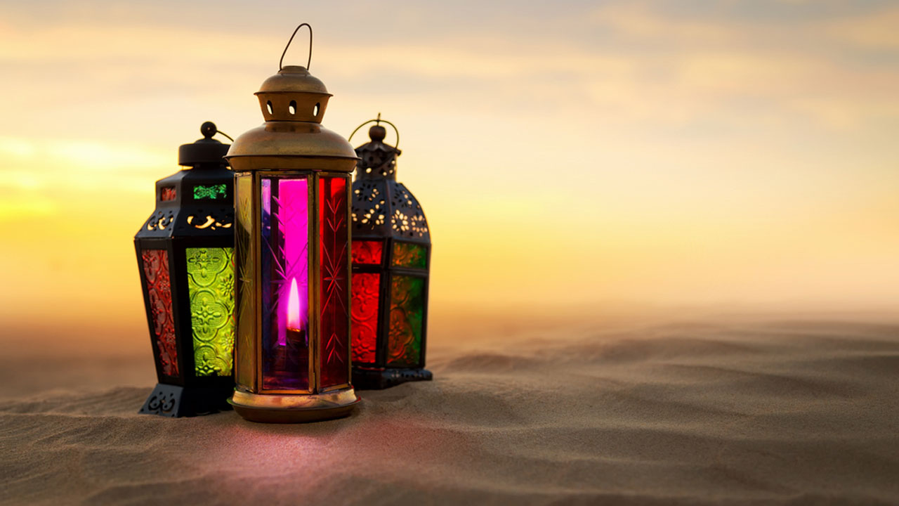 মুসাফির রোজা ভেঙে ফেললে কাজা-কাফফারা দুটোই করতে হবে?