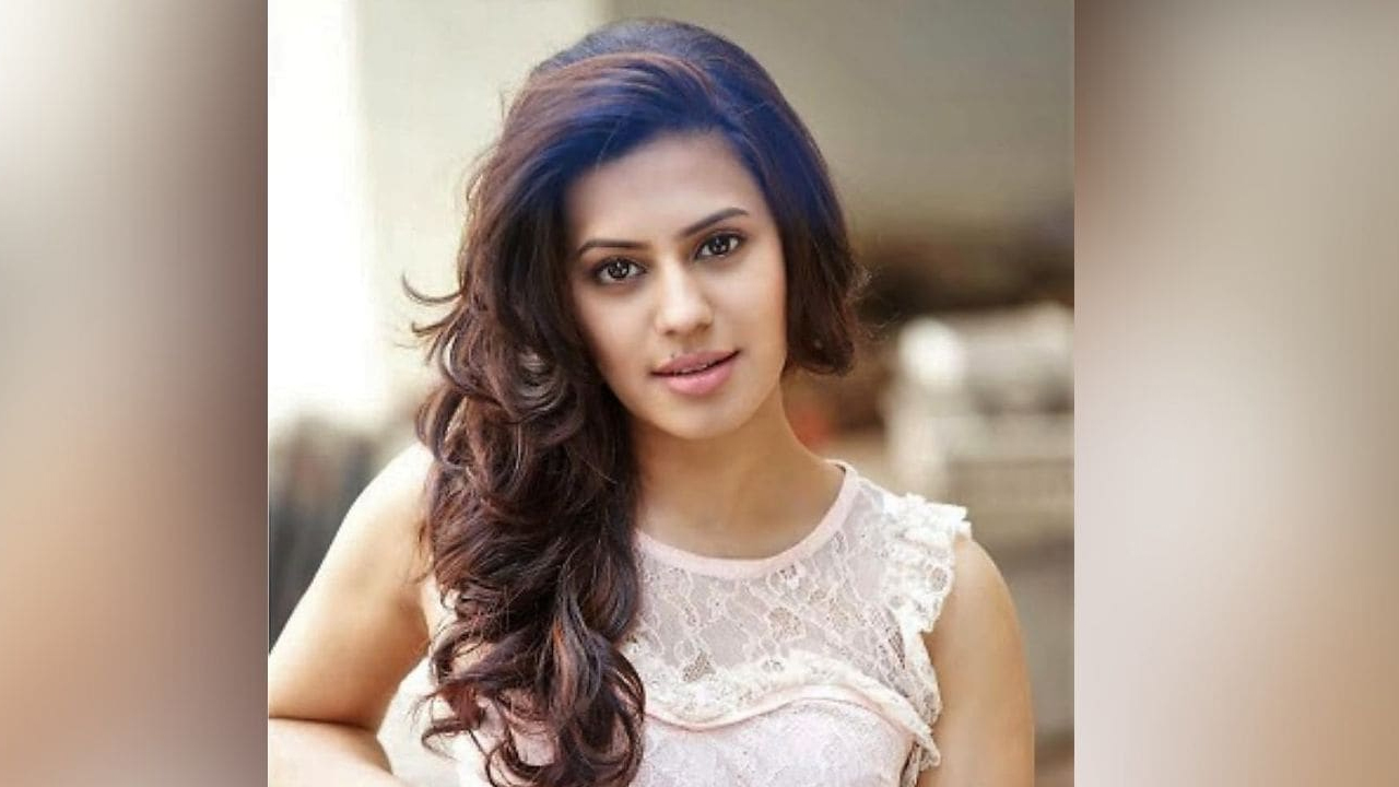 ১৩৮ কোটি দিয়ে কারখানা খুলতে চেয়েছিলেন সোনা পাচারে অভিযুক্ত নায়িকা