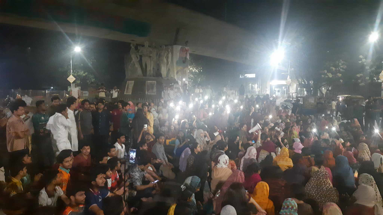 ঢাবিতে ধর্ষণবিরোধী মঞ্চের আত্মপ্রকাশ, কঠোর আন্দোলনের হুমকি