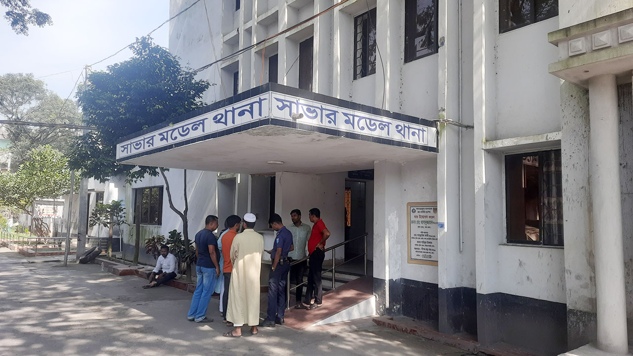 সাভারে চলন্ত বাসে ডাকাতি, টাকা ও স্বর্ণালঙ্কার লুট