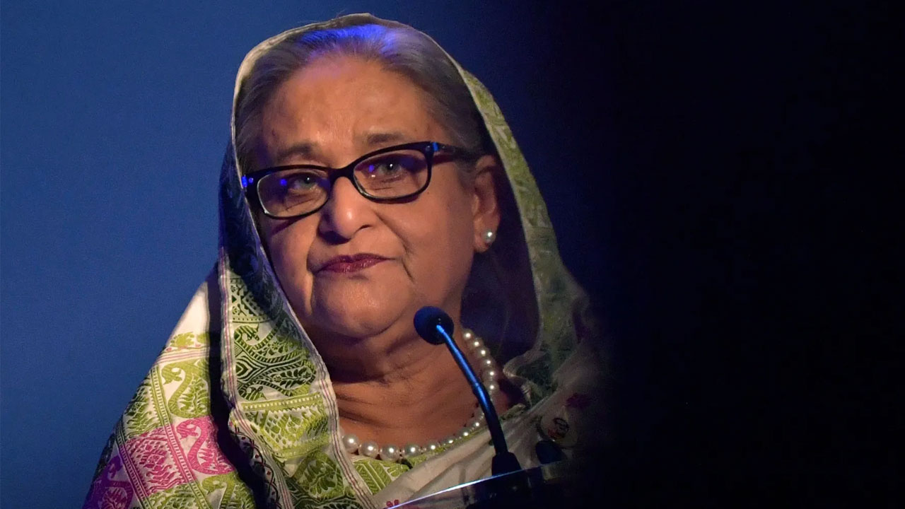 ভারতে পালিয়ে থাকা শেখ হাসিনার দেশত্যাগে নিষেধাজ্ঞা!