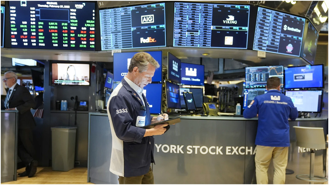 বাণিজ্য যুদ্ধের শঙ্কায় বিশ্বজুড়ে শেয়ার বাজারের পতন