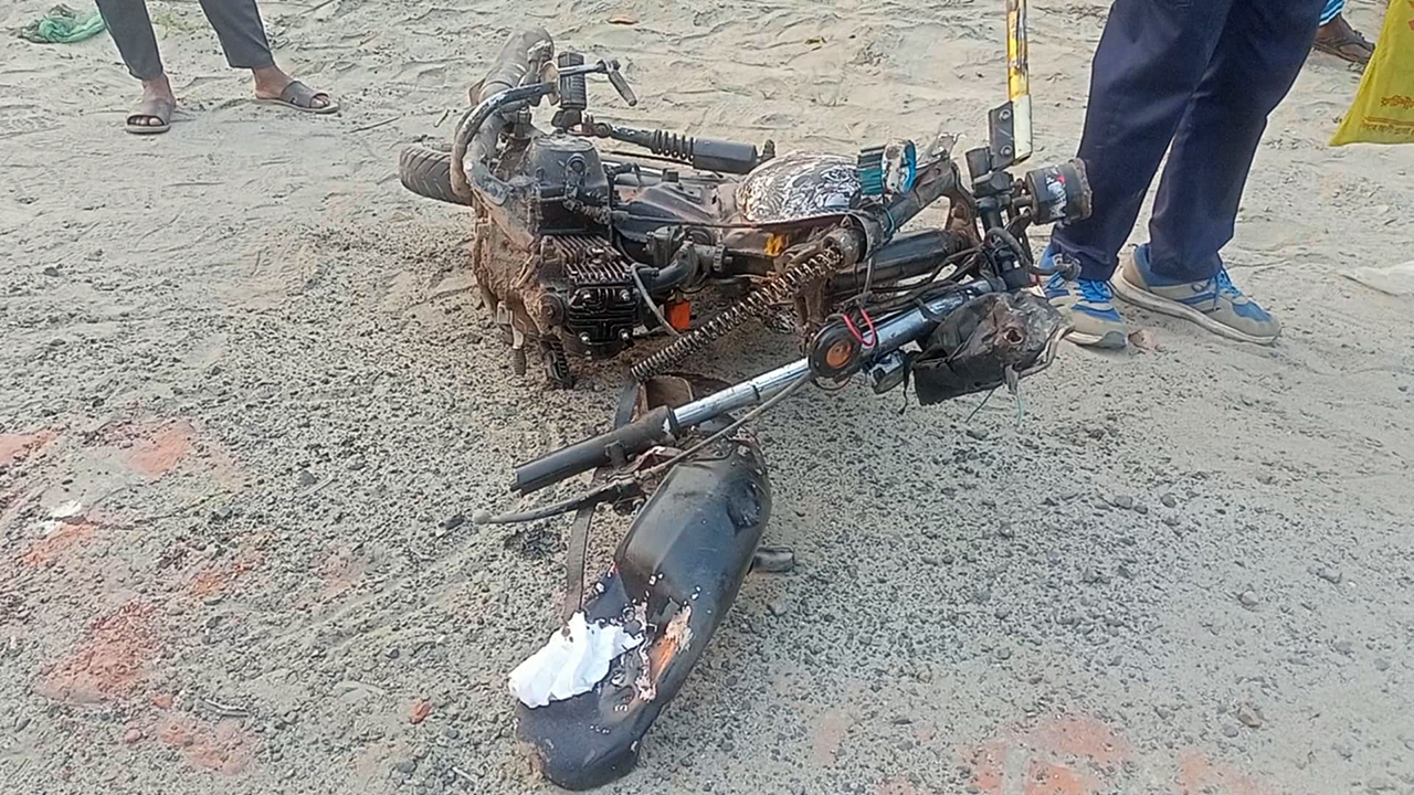 টাঙ্গাইলে গাড়ির ধাক্কায় মোটরসাইকেলের ২ আরোহী নিহত