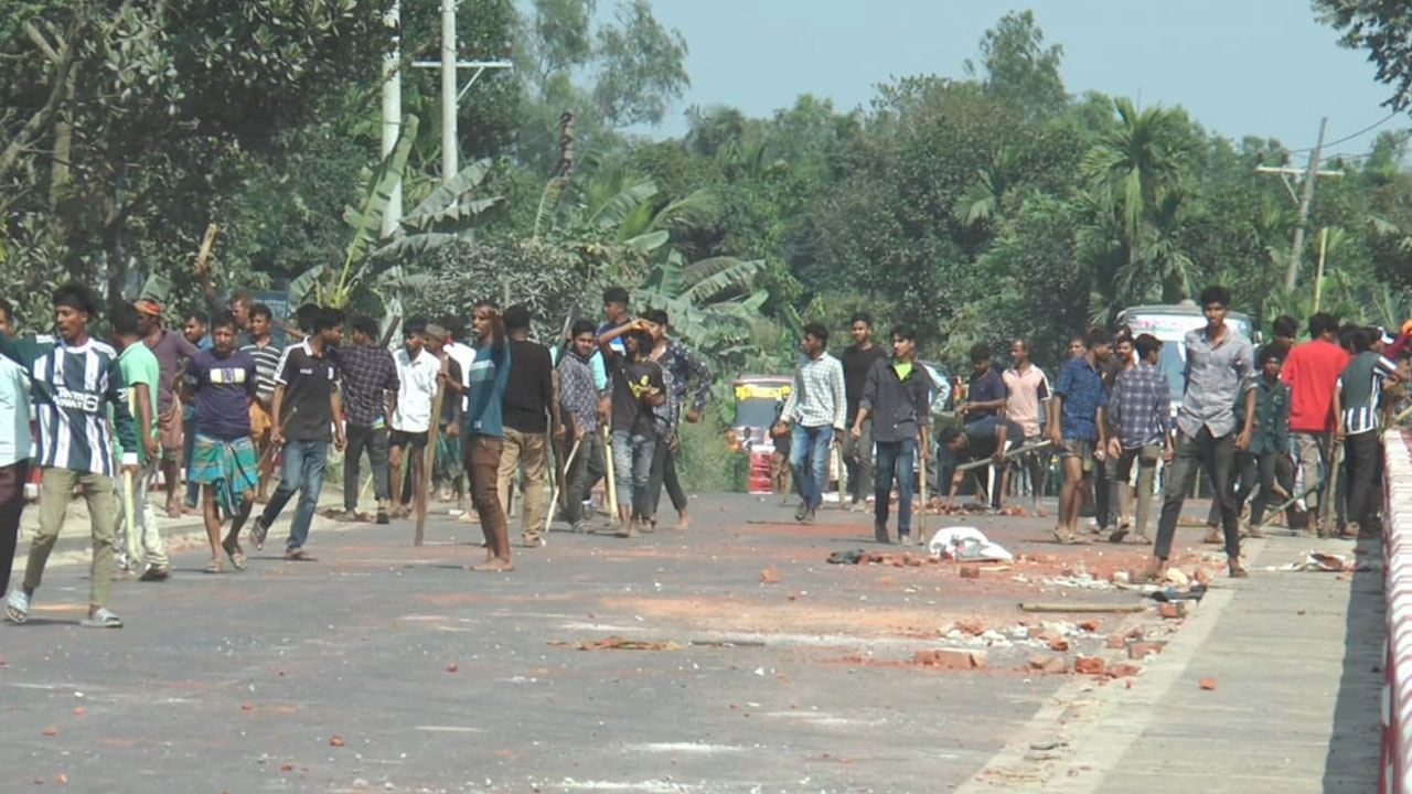 টাঙ্গাইলে দুই গ্রামবাসীর মধ্যে সংঘর্ষ, ৭০ দোকান ভাঙচুর