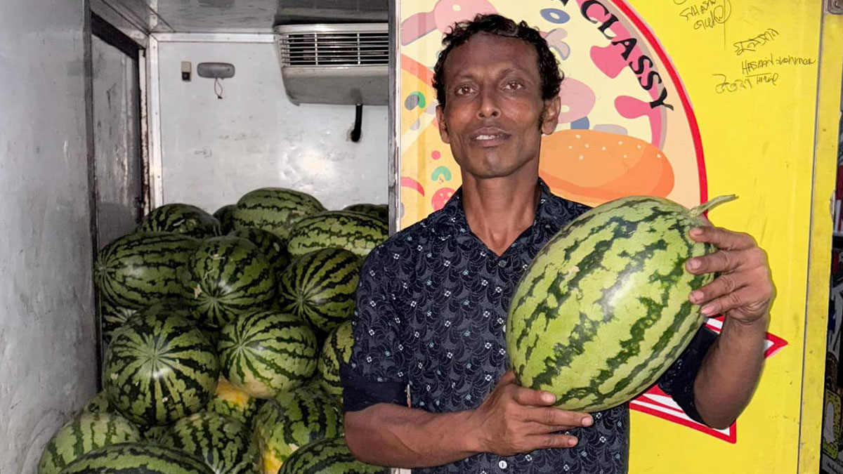 ভাইরাল সেই তরমুজ বিক্রেতাকে ব্যবসা করতে দেওয়ার আহ্বান অভিনেতার
