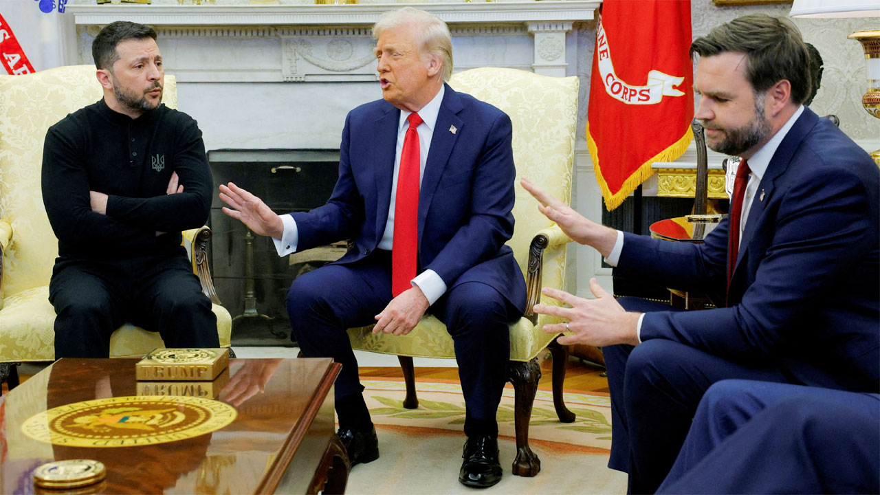 দুঃখ প্রকাশ করে ‘নরম’ হয়ে গেলেন জেলেনস্কি, সব মেনে নেওয়ার ইঙ্গিত