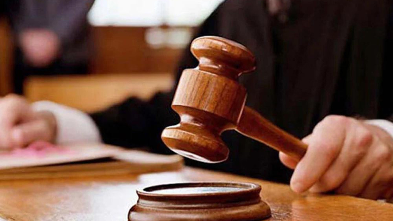 দুদকের সাবেক চেয়ারম্যানসহ ৪ জনের বিরুদ্ধে মামলা, তদন্তের নির্দেশ