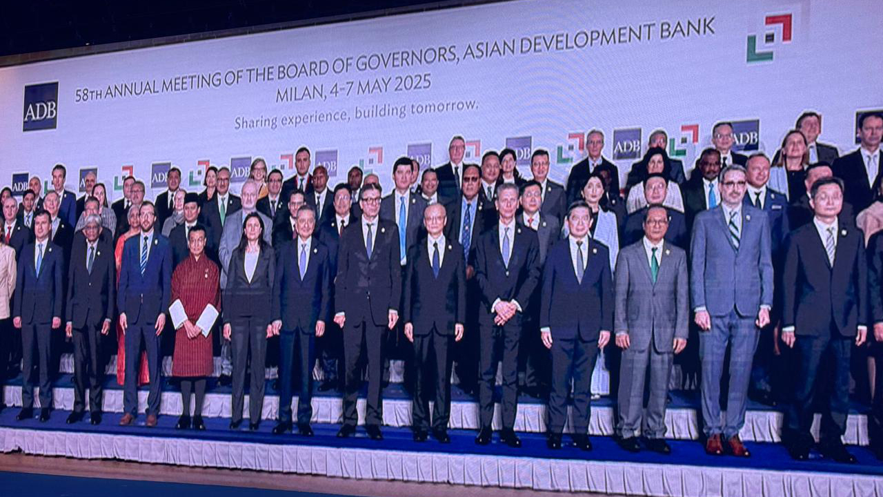 এডিবির কাছে চার খাতে সহযোগিতার আহ্বান অর্থ উপদেষ্টার