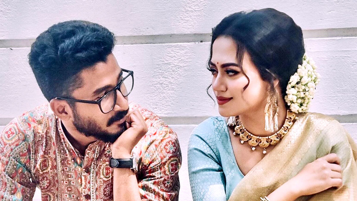 স্বামী-গর্ভের সন্তান নিয়ে নোংরা কথা, মাকে নিয়ে মন্তব্যে নারাজ অহনা