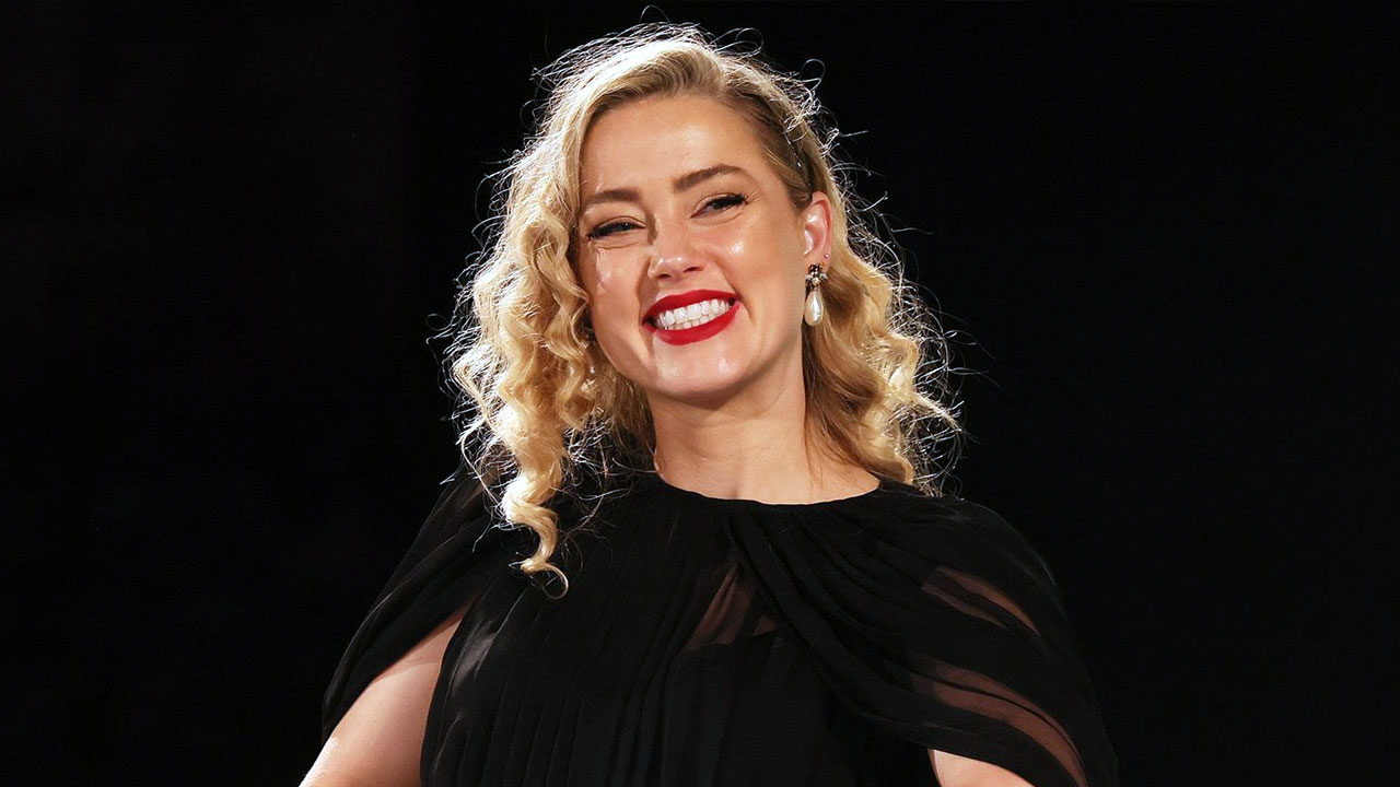 যমজ সন্তানের মা হলেন অ্যাম্বার হার্ড