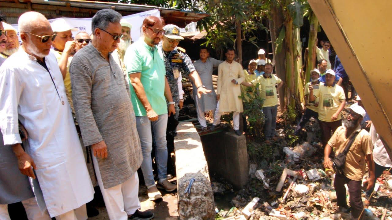 জামায়াতের পর চট্টগ্রামে খাল খনন শুরু করলো বিএনপি