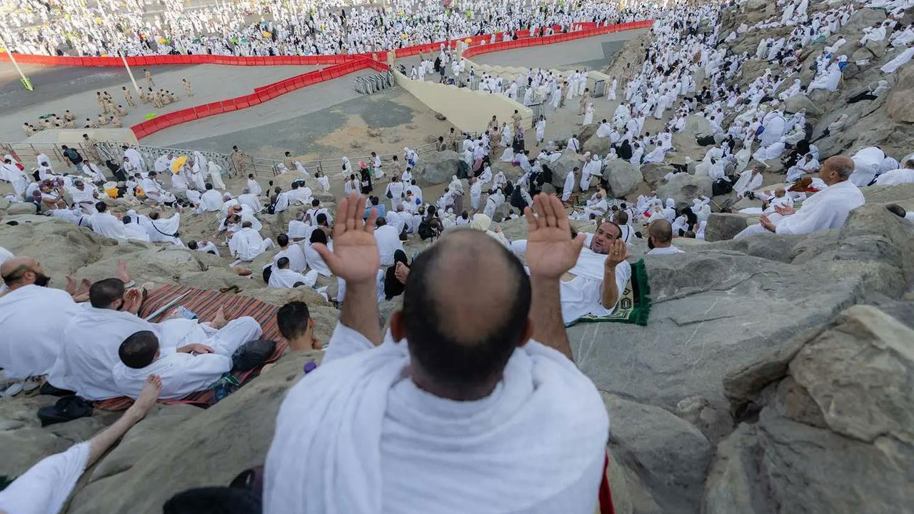 হজের কোনো আমল আগে-পরে হলে যা করবেন