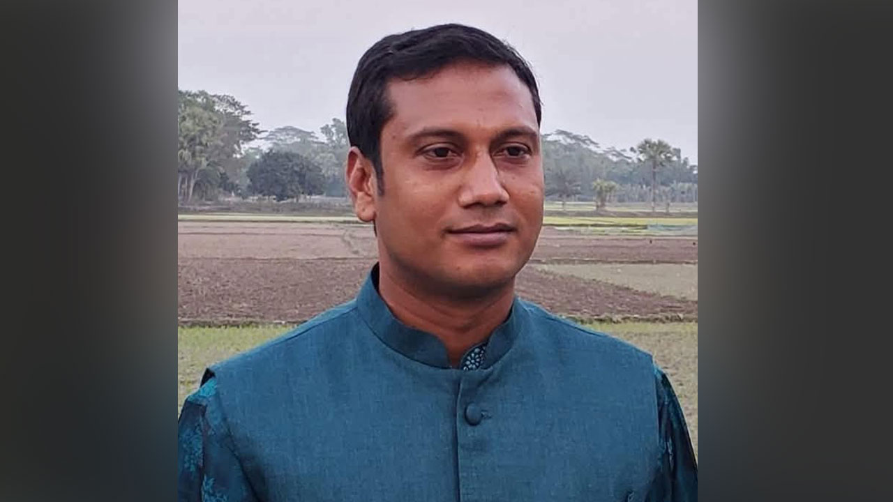 কচুয়া উপজেলার সাবেক চেয়ারম্যান মাহবুব আলম বিমানবন্দরে গ্রেপ্তার