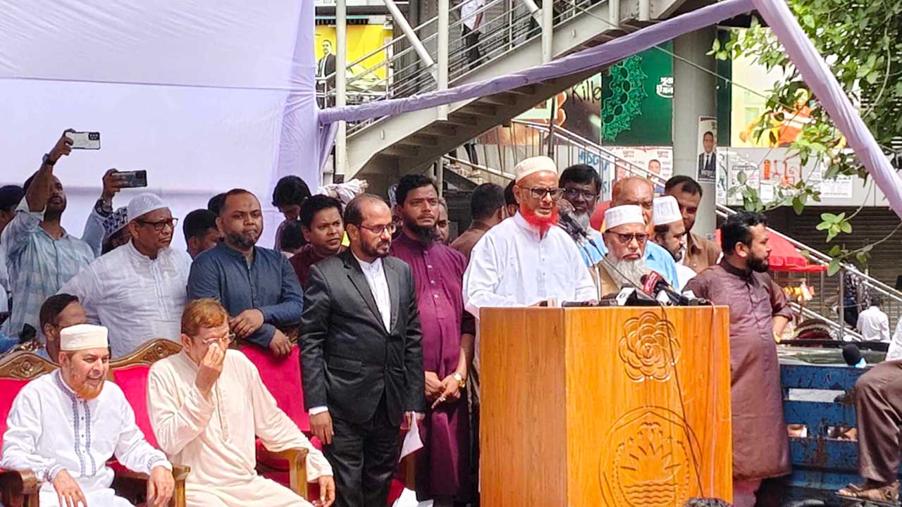 আমি এখন স্বাধীন দেশের স্বাধীন নাগরিক, কারামুক্ত হয়ে বললেন আজহার