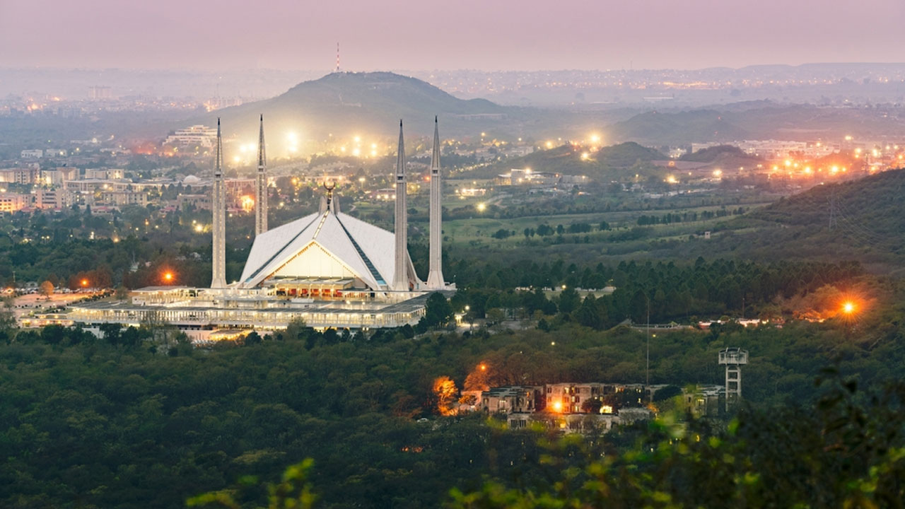 পাকিস্তানের বাদশা ফয়সাল মসজিদ যেভাবে নির্মিত হয়েছে