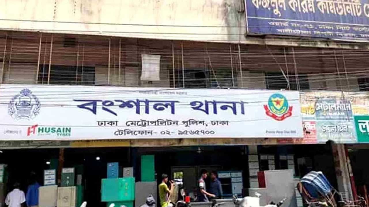 বংশালের ফুটপাতে অজ্ঞাত ব্যক্তির মরদেহ