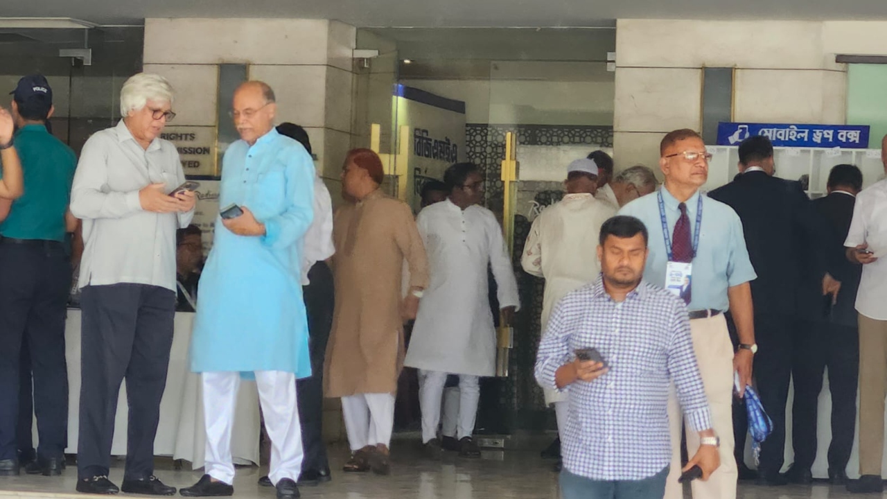 উৎসবমুখর পরিবেশে চলছে বিজিএমইএর নির্বাচন, ৫টা পর্যন্ত ভোটগ্রহণ