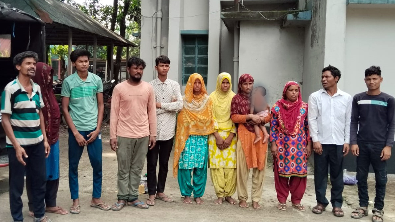 ভুরুঙ্গামারী সীমান্তে বিএসএফের পুশইন, নারী-শিশুসহ আটক ১২