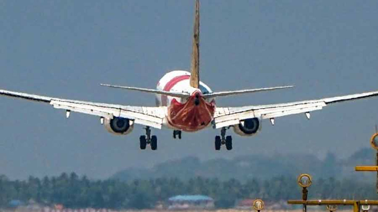 অস্বাভাবিক বাতাস, অবতরণের আগ মুহূর্তে বিপত্তিতে এয়ার ইন্ডিয়ার ফ্লাইট