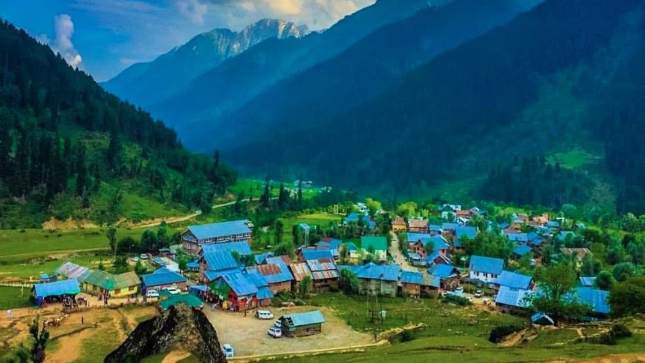 পাকিস্তান সীমান্তবর্তী ভারতের গ্রামে থমকে আছে জীবনযাত্রা