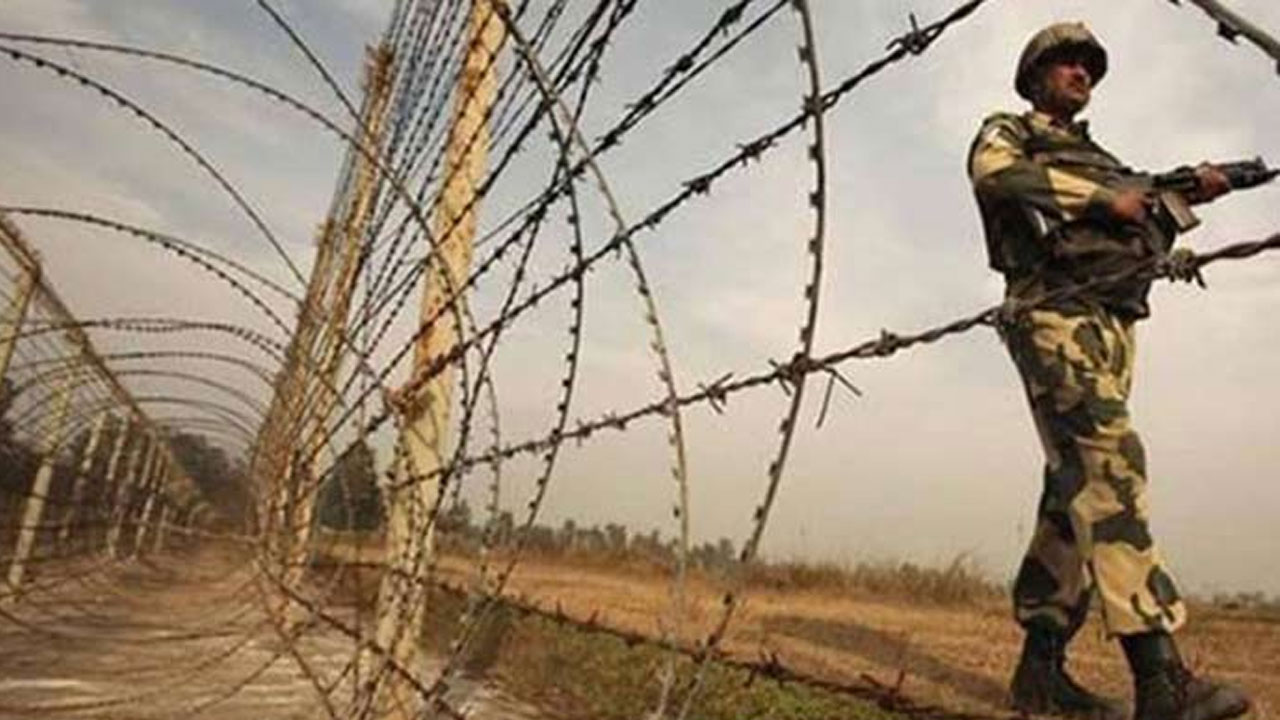 মহেশপুর সীমান্তে বিএসএফের গুলিতে বাংলাদেশি যুবক আহত