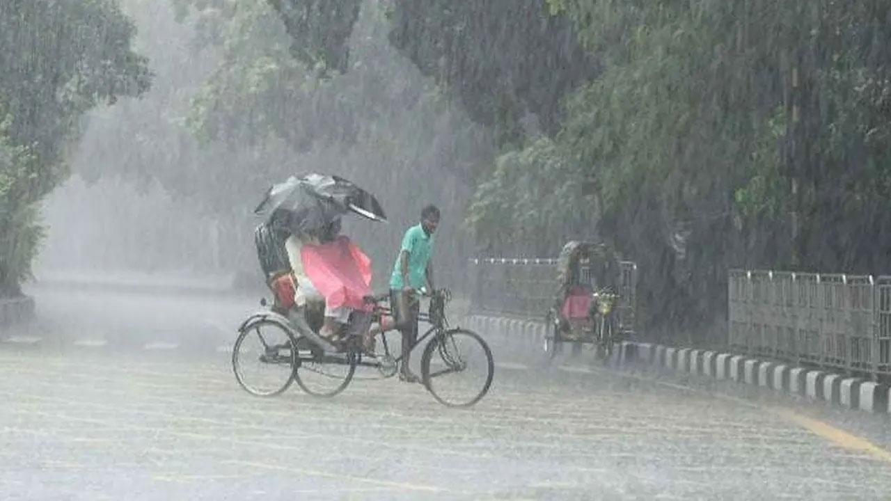 সারা দেশে বজ্রসহ বৃষ্টি হতে পারে