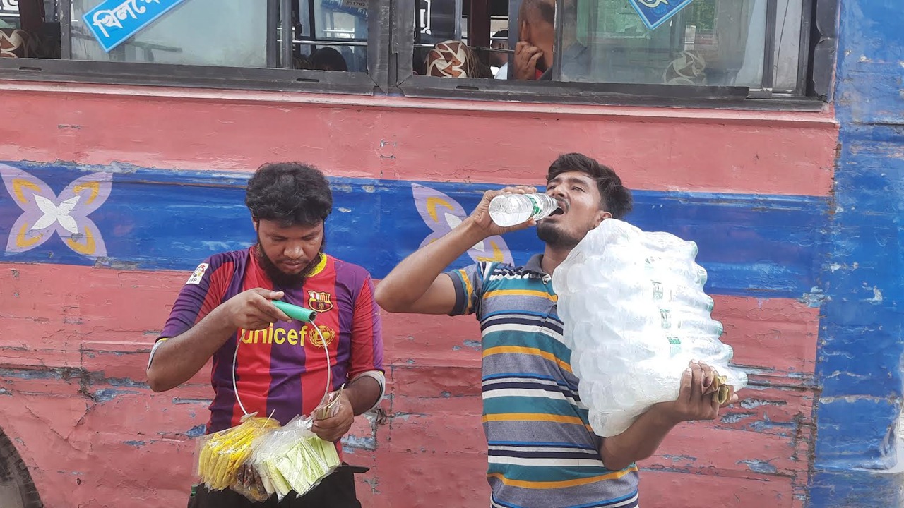 বছরের সর্বোচ্চ তাপমাত্রায় পুড়ছে ঢাকা, জনজীবন দুর্বিষহ