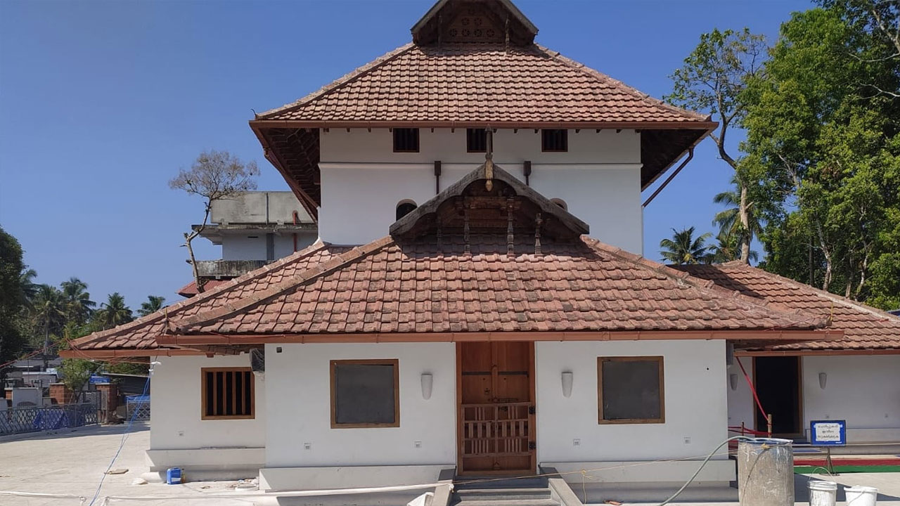 ভারতের প্রাচীন যে মসজিদে নেই কোনো মিনার ও গম্বুজ