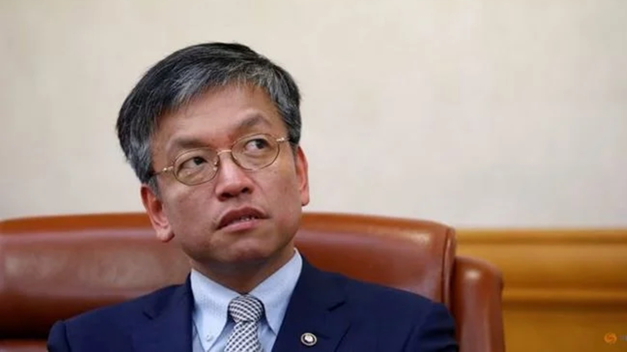 পদত্যাগ করেছেন দক্ষিণ কোরিয়ার অর্থমন্ত্রী চোই