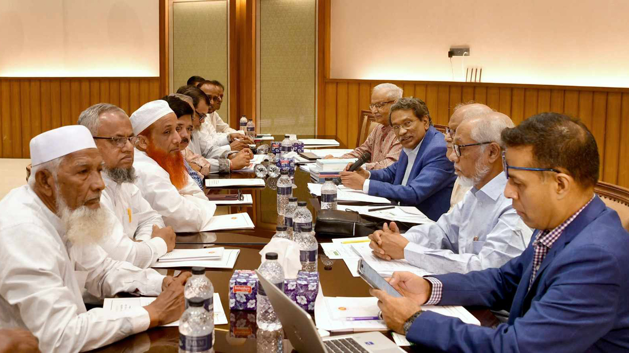 ঐকমত্য তৈরি করতে হলে সবাইকে ছাড় দিতে হবে : আলী রীয়াজ