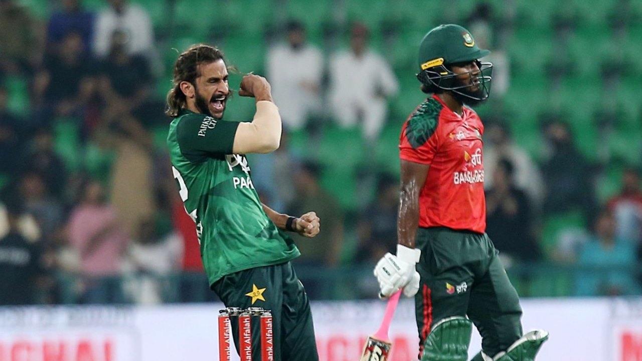 ১৭ বছরে প্রথম বোলার হিসেবে যে কীর্তি গড়লেন হাসান