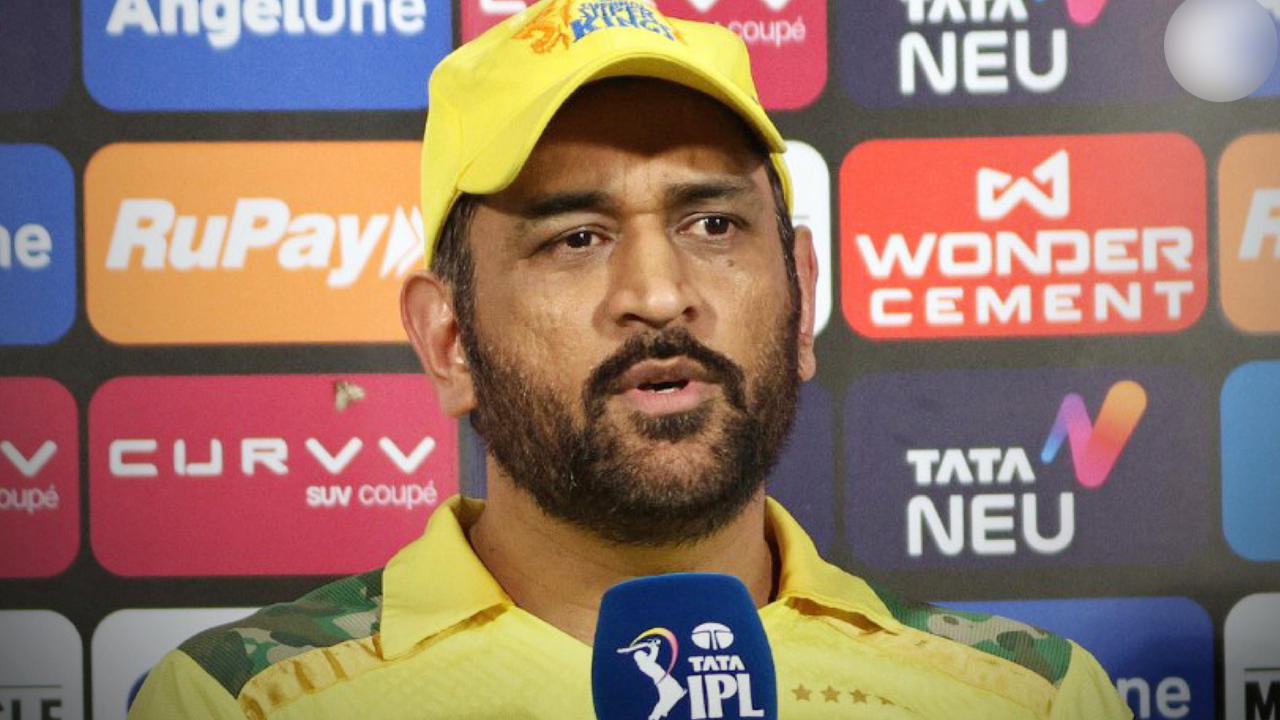 ২ রানে হেরে যাকে দায় দিলেন ধোনি