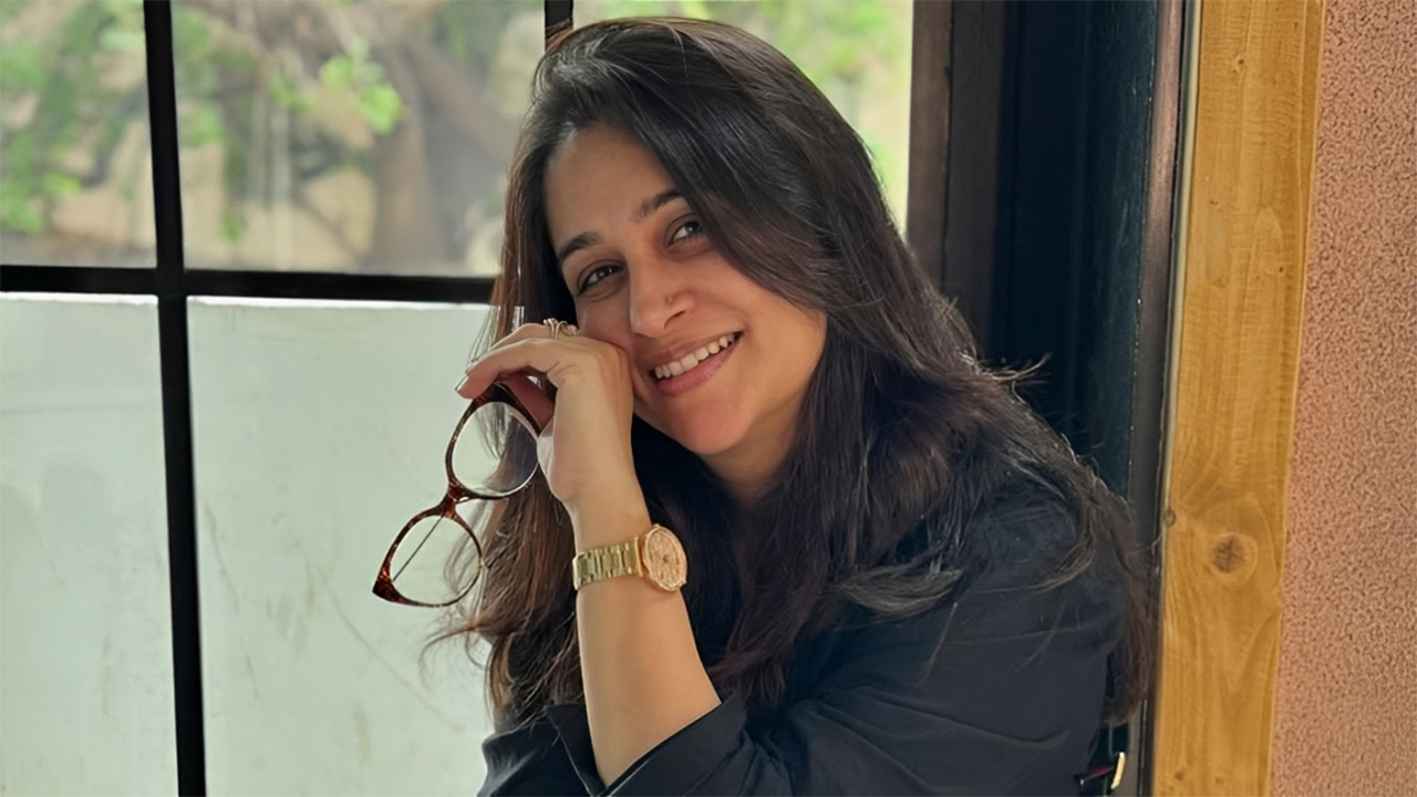 যকৃতে টেনিস বলের চেয়ে বড় টিউমার দীপিকার