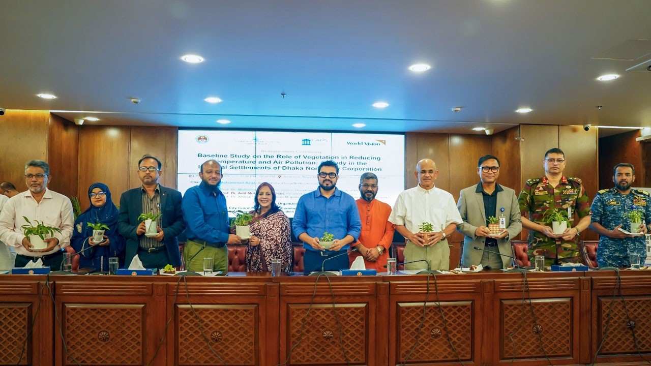 তাপমাত্রা ও দূষণ নিয়ন্ত্রণে গাছই ভরসা : ডিএনসিসি প্রশাসক