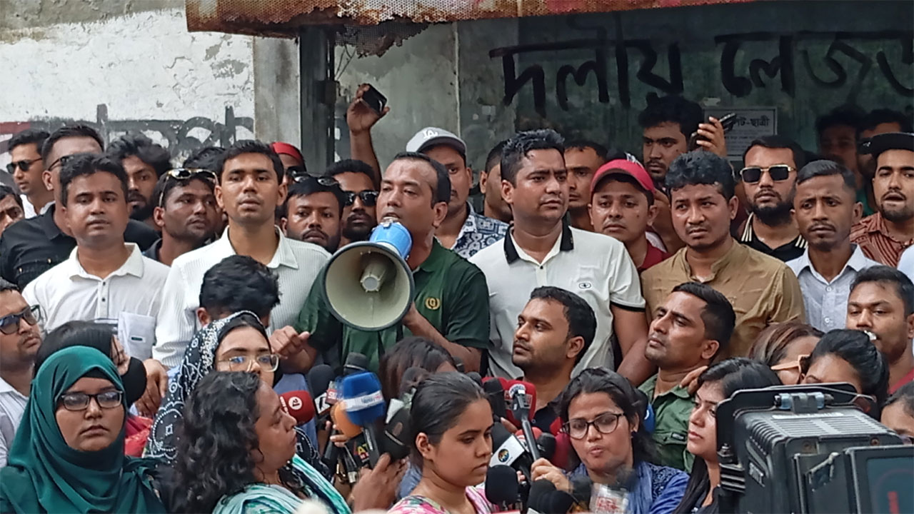 সাম্য হত্যার সুষ্ঠু বিচার ও ভিসি-প্রক্টরের পদত্যাগ দাবি