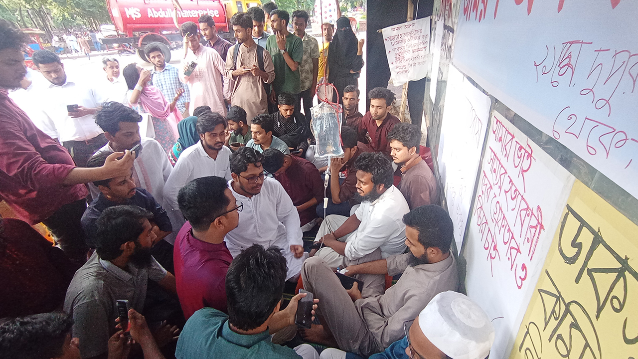 ডাকসু নিয়ে এখনও স্পষ্ট কিছু জানায়নি ঢাবি প্রশাসন