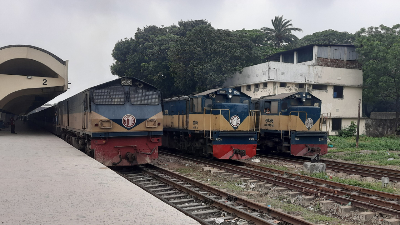 ঈদ উপলক্ষ্যে বিশেষ ট্রেন যাত্রা শুরু