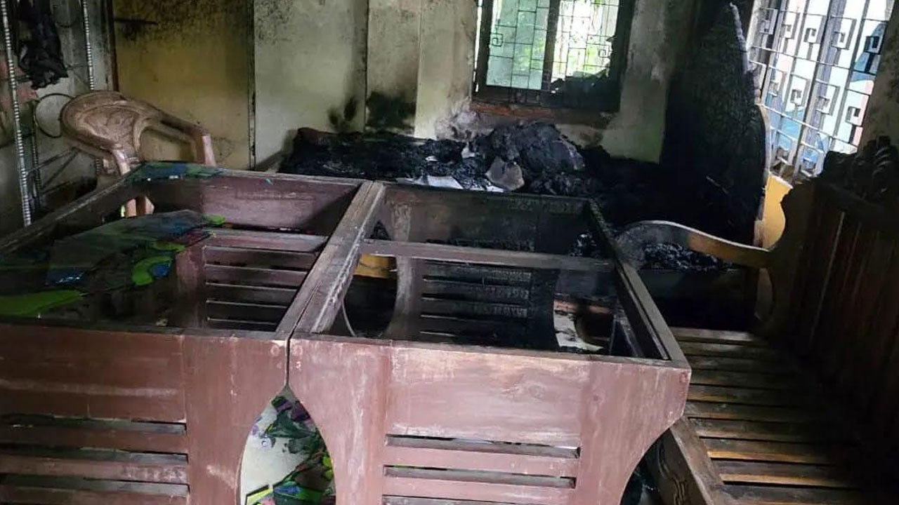 চৌদ্দগ্রামে মধ্যরাতে মুক্তিযোদ্ধার বাড়িতে আগুন-ভাঙচুর ও লুটপাট