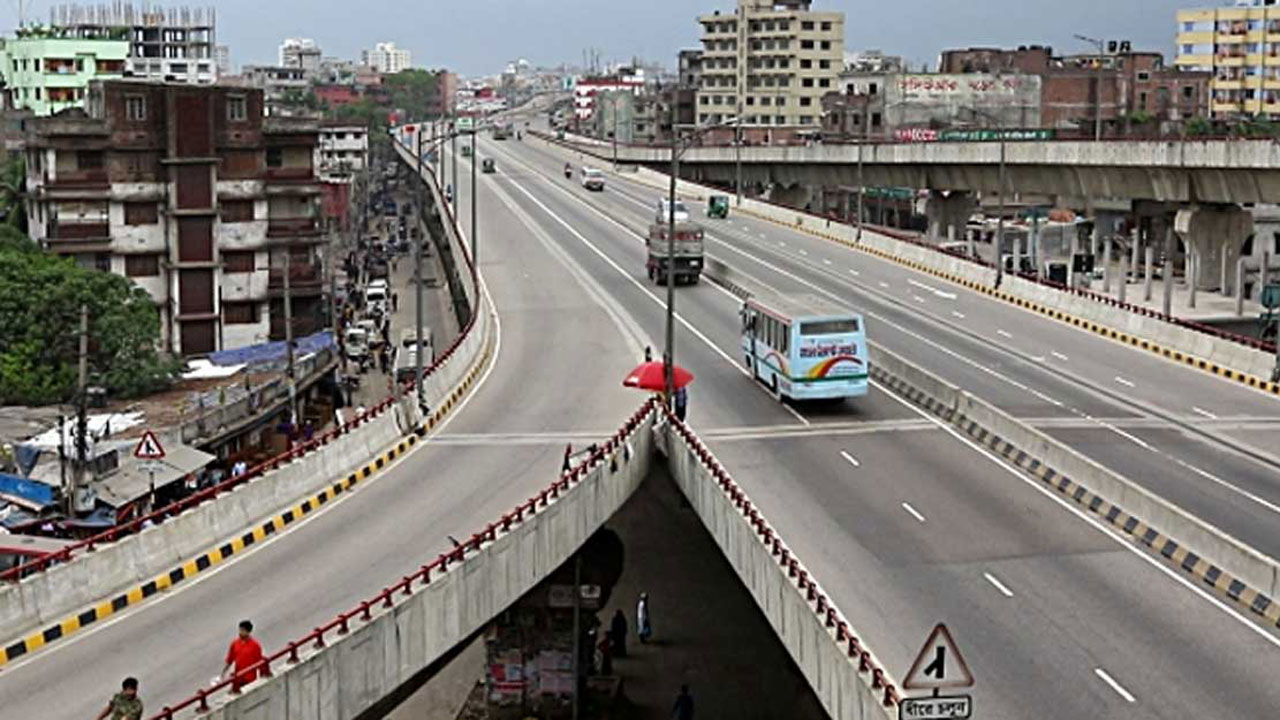 হানিফ ফ্লাইওভারে কাজ করার সময় নিচে পড়ে এক ব্যক্তির মৃত্যু