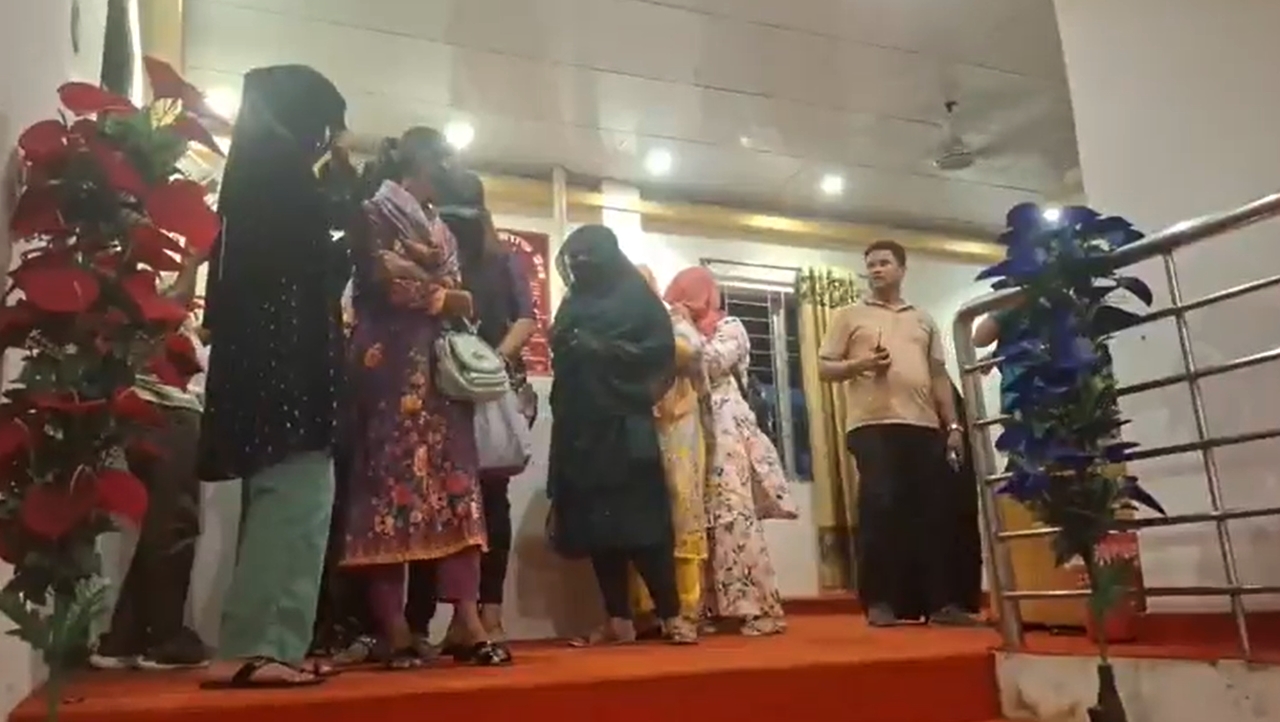 অসামাজিক কার্যকলাপের অভিযোগ, উত্তরার গ্র্যান্ড ইনে পুলিশের অভিযান