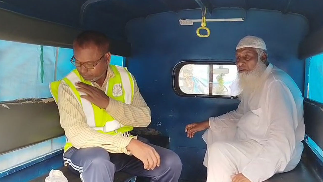 ওএমএসের ১৭ বস্তা চালসহ আ.লীগ নেতা আটক