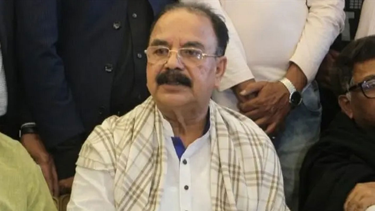 বিএনপি গণতন্ত্রের লড়াইয়ে রয়েছে : গয়েশ্বর